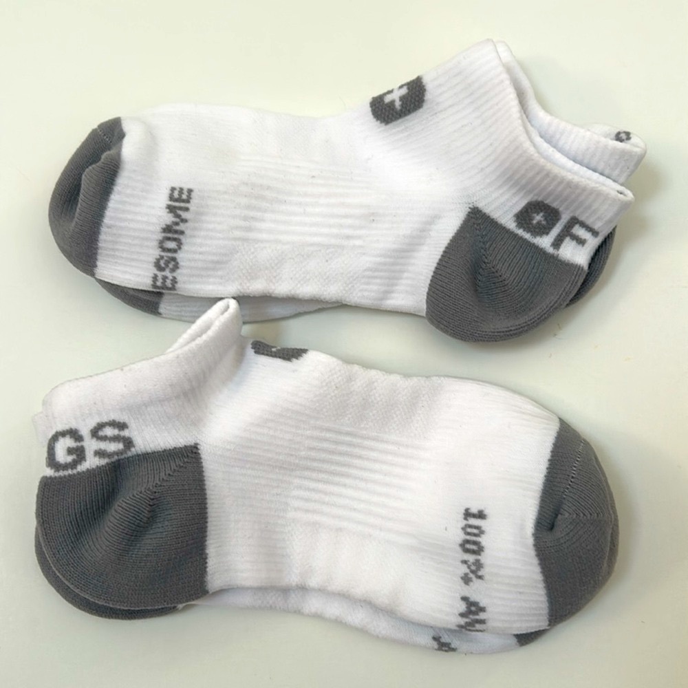 FIGS New 2 Solid Ankle Socks Small 100% AWESOME White Gray